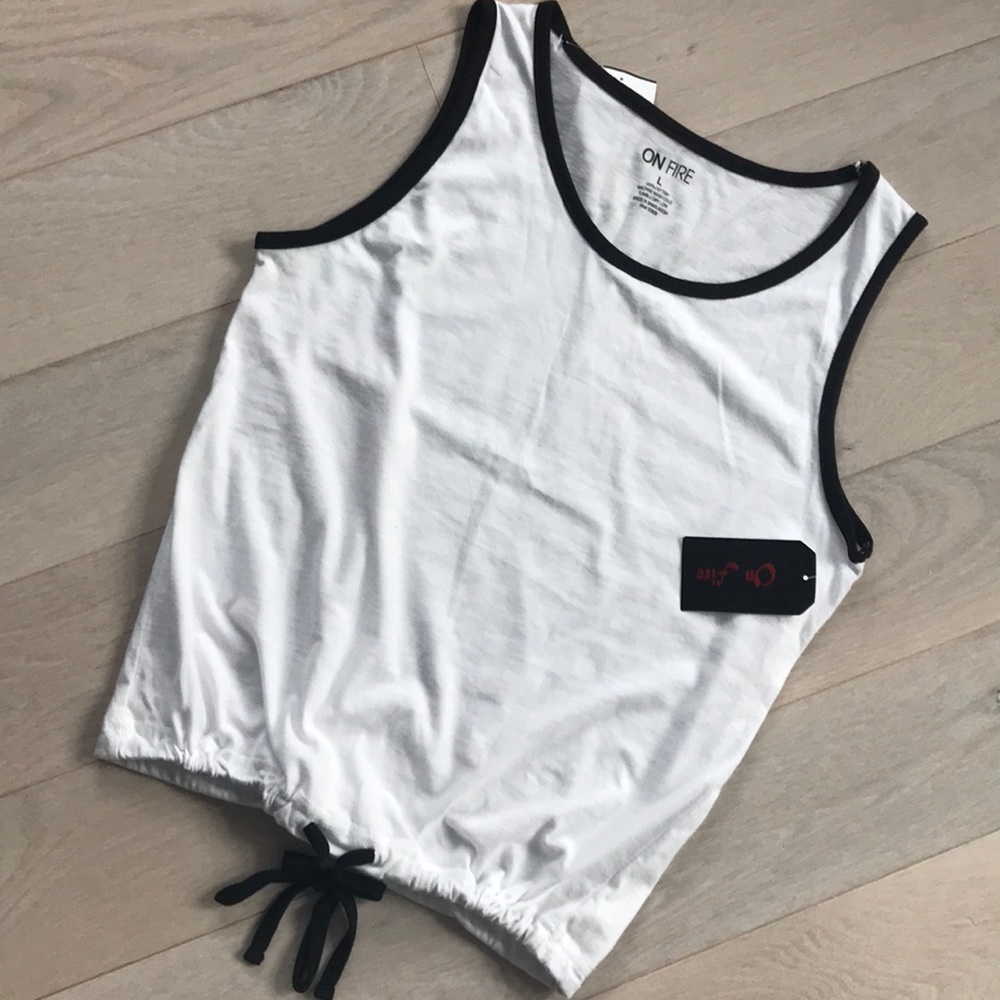 New with tags cinched waist sleeveless top